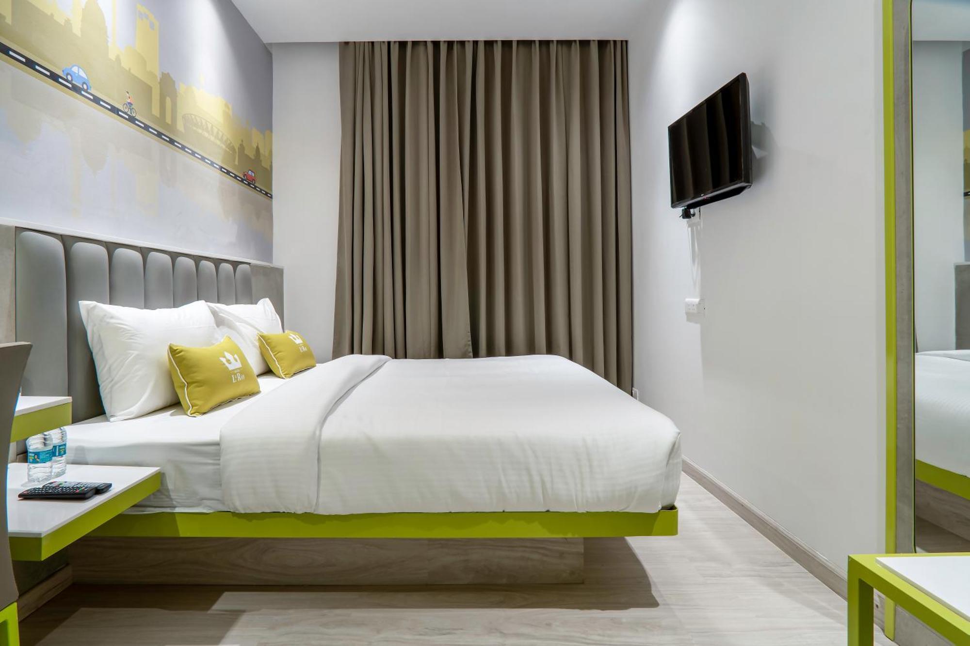 Hotel Le Roi Express Karol Bagh Delhi  Exteriör bild