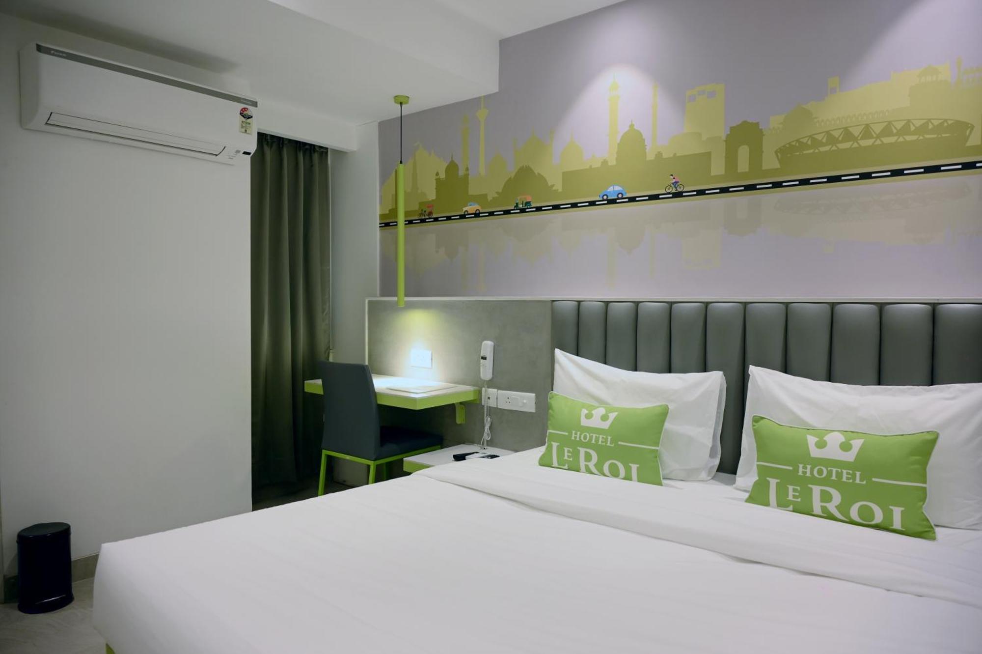Hotel Le Roi Express Karol Bagh Delhi  Exteriör bild