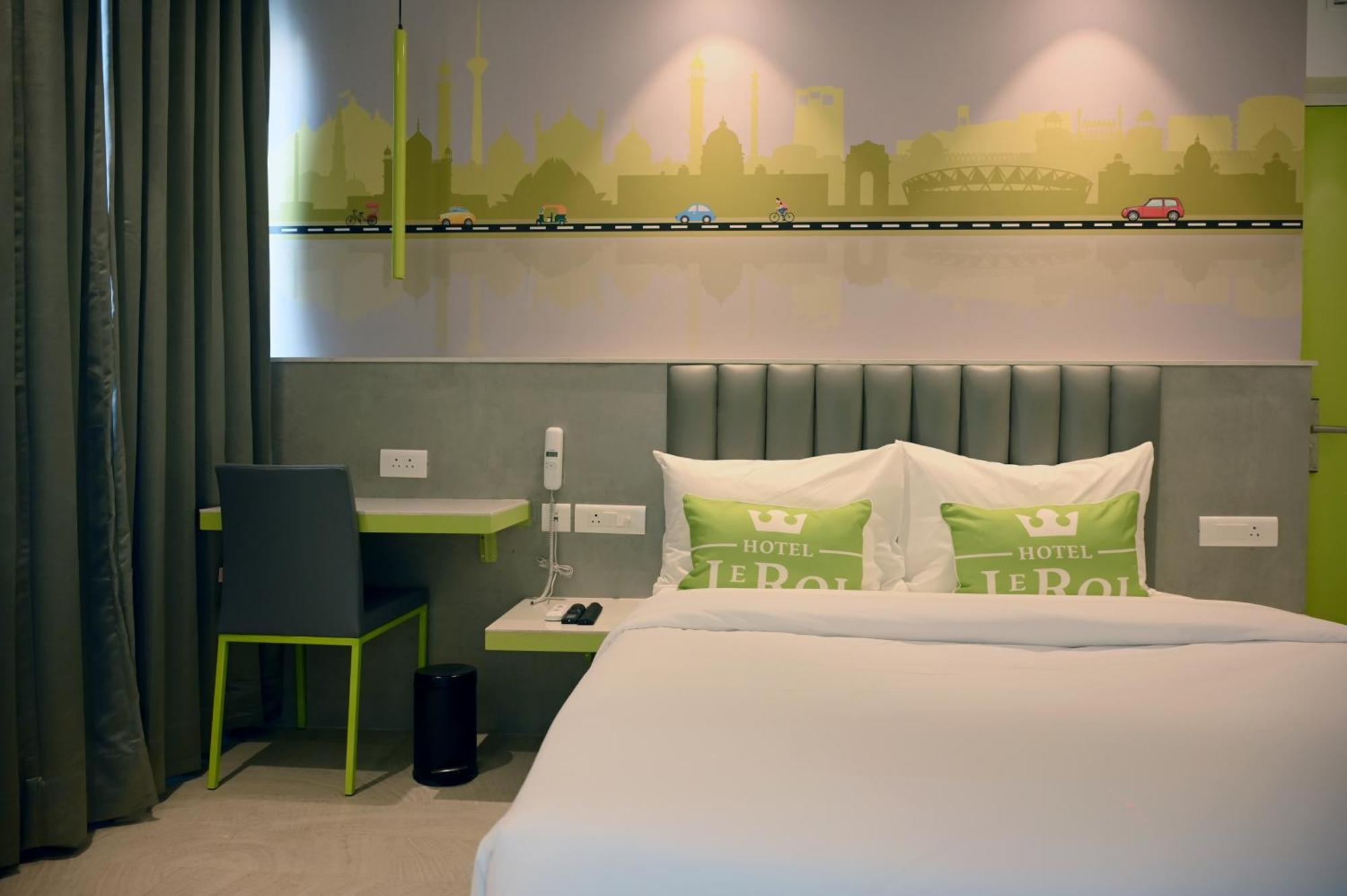 Hotel Le Roi Express Karol Bagh Delhi  Exteriör bild