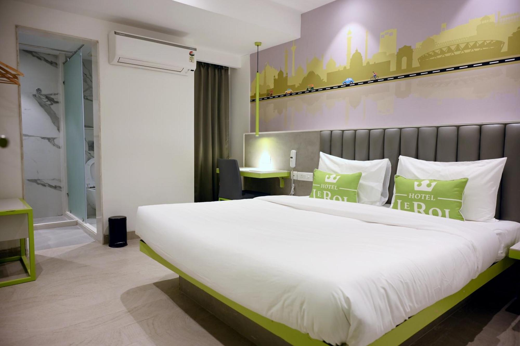 Hotel Le Roi Express Karol Bagh Delhi  Exteriör bild