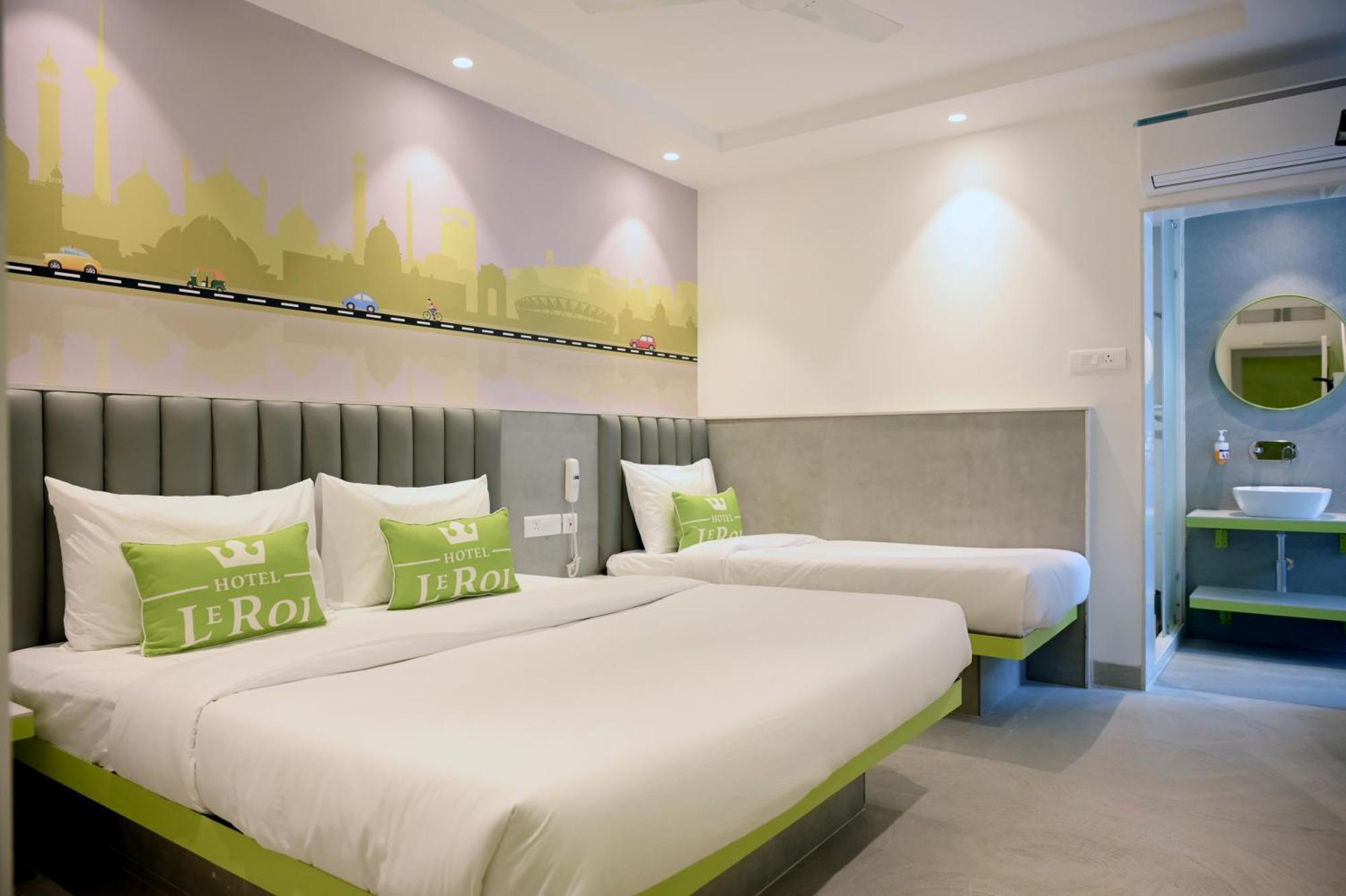 Hotel Le Roi Express Karol Bagh Delhi  Exteriör bild